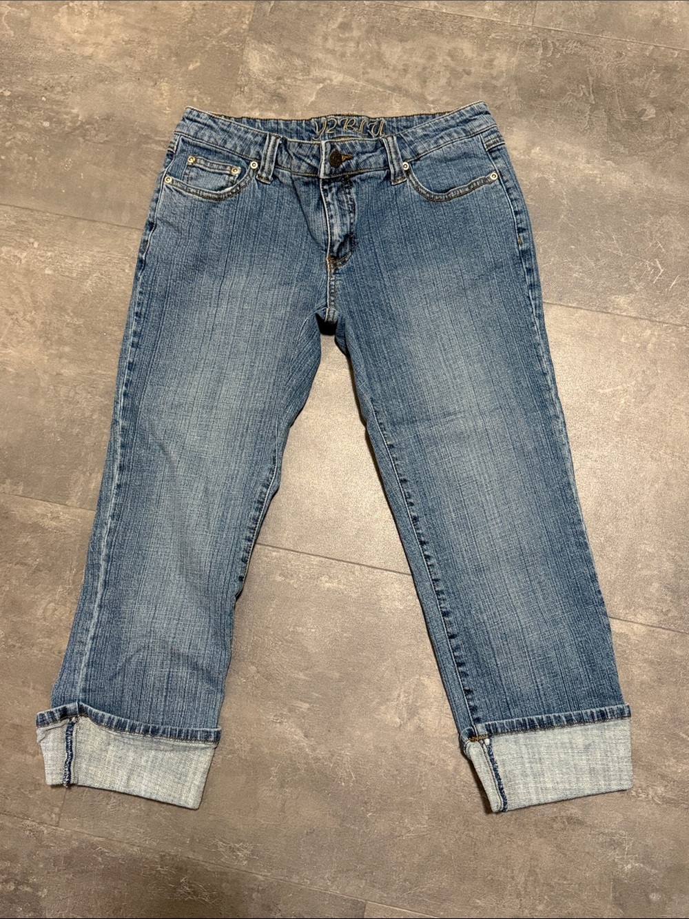 Women's Light Blue Jean Capris With Patterned Pockets